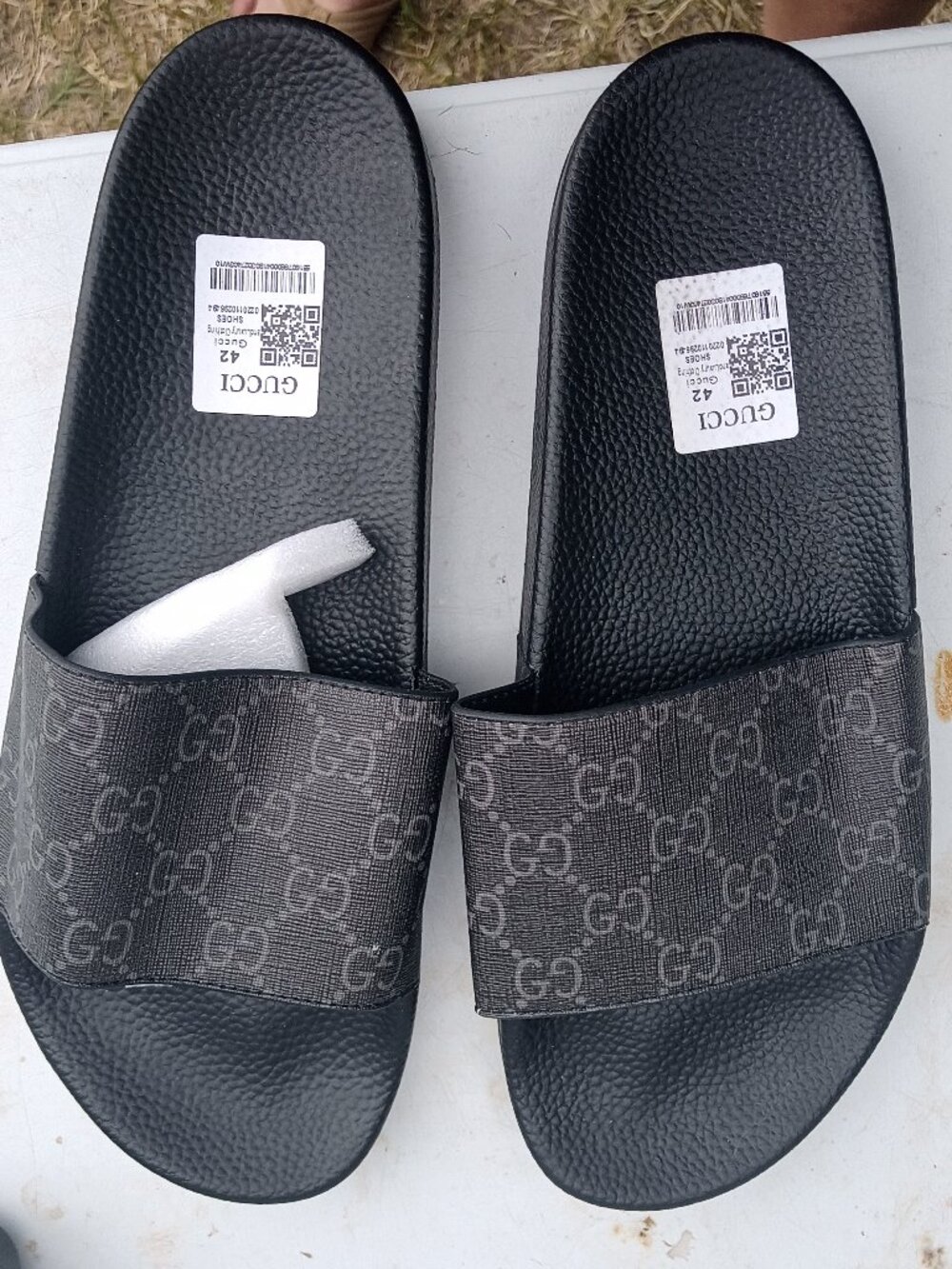 NIB Gucci Pursuit GG Supreme Black Grey Monogram Slide Sandals Size 42 / US 9